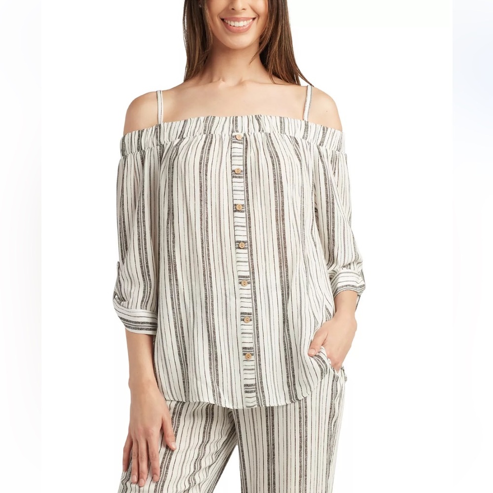 NWOT Printed Off-The-Shoulder Elbow-Sleeve Top